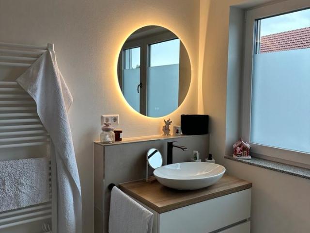 Attraktive 2 Zimmer Wohnung mit Balkon und Carport