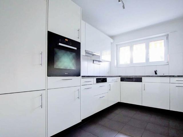 attraktive 3.5 Zi. Wohnung mit grossem sonnigen Balkon