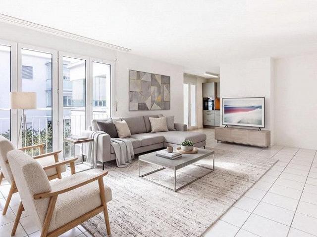 Attraktive 3.5 Zimmerwohnung mit verglastem Balkon