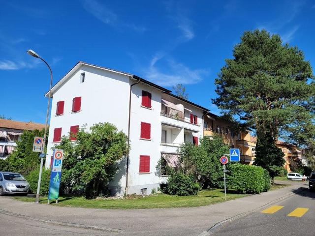 Attraktive 3.5 Zimmerwohnung im Hochparterre zu vermieten