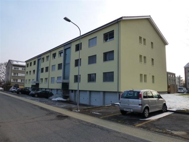 Attraktive 3.5 Zimmer Wohnung mit Balkon in Studen