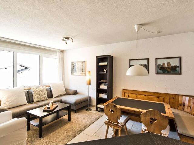 Attraktive 3 Zimmer Wohnung mit Alpenblick, zwei Abstellräumen und Tiefgaragenstellplatz in Valens