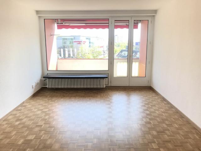 Attraktive 3 Zimmer Wohnung mit Balkon in Schwammendingen