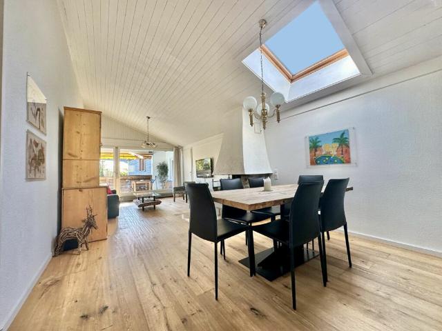ATTRAKTIVE 3 ZIMMER WOHNUNG MIT EIGENER GARAGE IN SAANEN