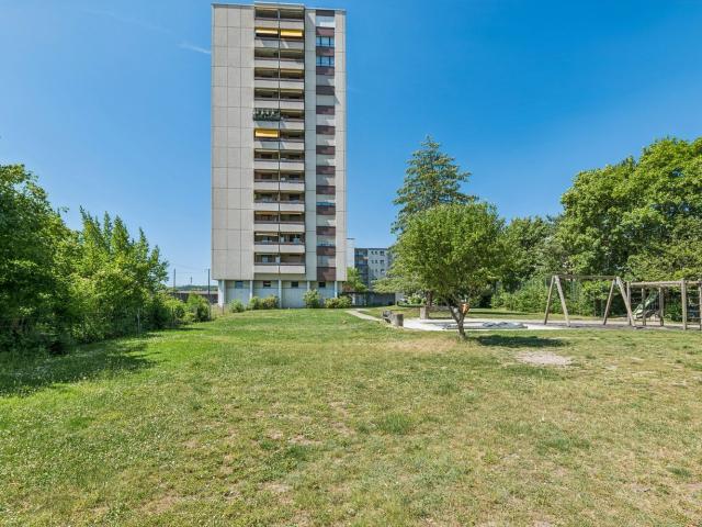 Attraktive 4.5 Zimmerwohnung mit Aussicht, Lift & Tiefgarage