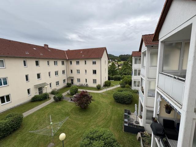 Attraktive 4 Zimmer Wohnung mit Loggia & Tiefgaragenplatz
