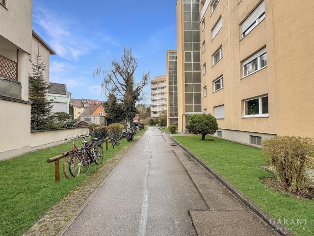Attraktive 4 Zimmer Wohnung mit Loggia & privatem Schwimmbereich über den Dächern von Landshut
