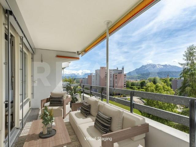Attraktive 5½ Zimmer Wohnung mit sonniger Aussichtslage