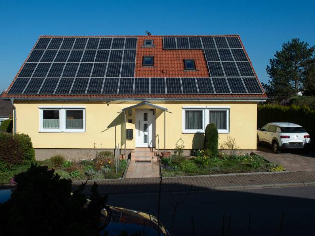 Attraktives 1 2 Familienhaus mit Garten in ruhiger Lage