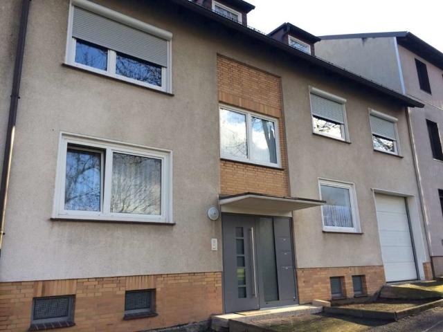 Attraktives 2FH mit ausbaufähigem Dachgeschoss und schönem Garten in ruhiger Sackgasse