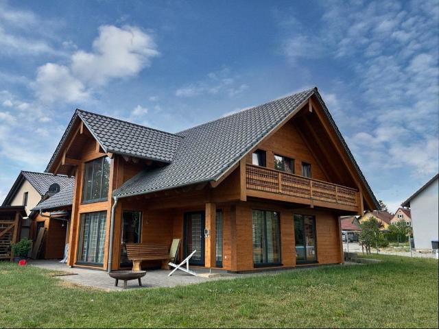 Attraktives Vollholzhaus!