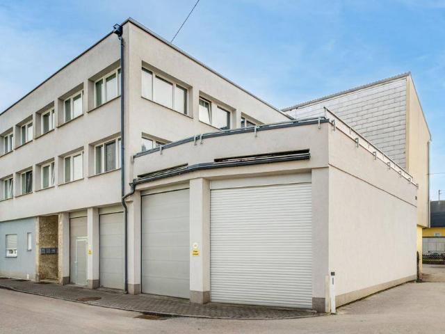 Attraktives Anlageobjekt / 5 Wohneinheiten / 3 Garagen