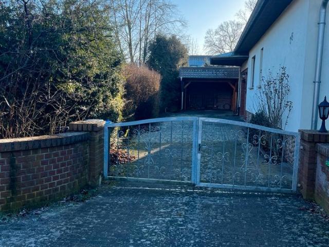Attraktives Eckgrundstück mit Einfamilienhaus