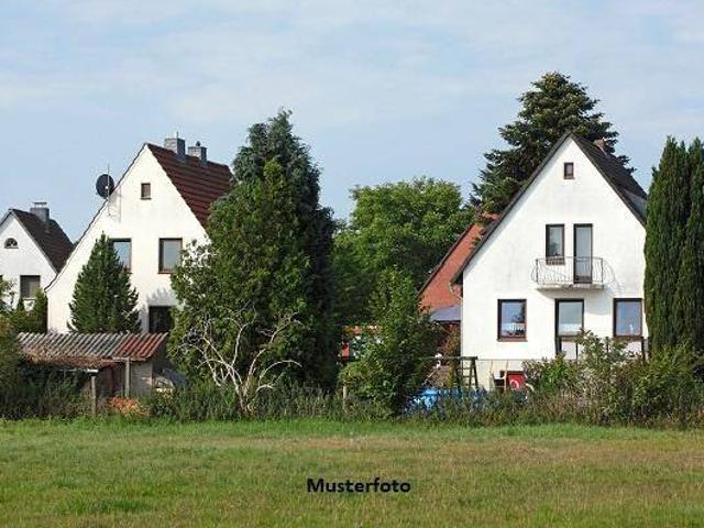 Attraktives Einfamilienhaus mit großzügigem Raumangebot und Terrasse