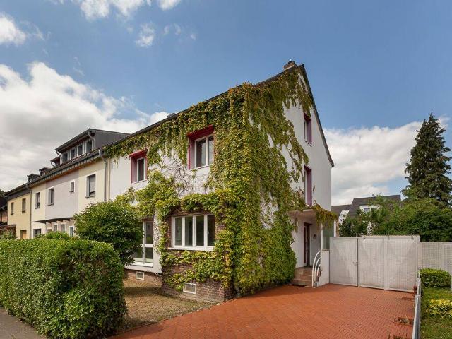 Attraktives Einfamilienhaus mit 5 Zimmern und schönem Garten