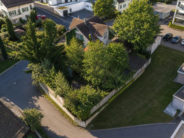 Attraktives Entwicklungsgrundstück mit bestehendem Einfamilienhaus in Menziken AG