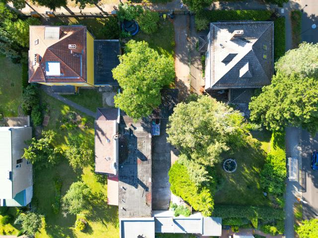 Attraktives Grundstück in Berlin Pankow: Abbruchreifes Haus zur individuellen Neubebauung