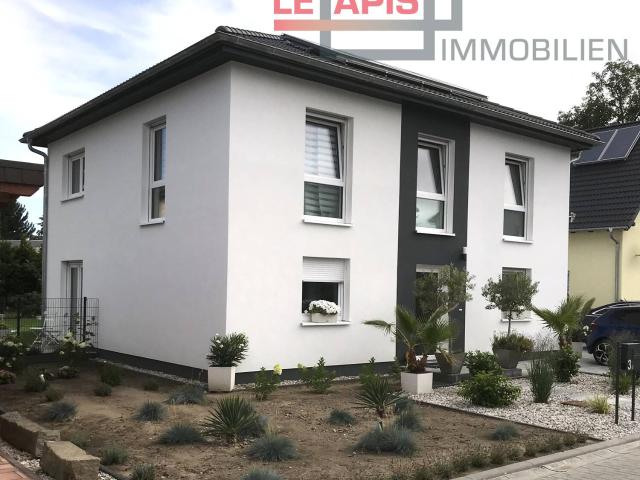 ATTRAKTIVES GRUNDSTÜCK INKL. SCHLÜSSELFERTIGEM NEUBAU STADTHAUSNEUBAU IN BEGEHRTER LAGE V. TAUCHA