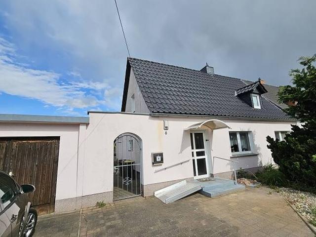 ATTRAKTIVES JUNI ANGEBOT * DOPPELHAUSHÄLFTE MIT GARAGE IN BEVORZUGTER WOHNLAGE
