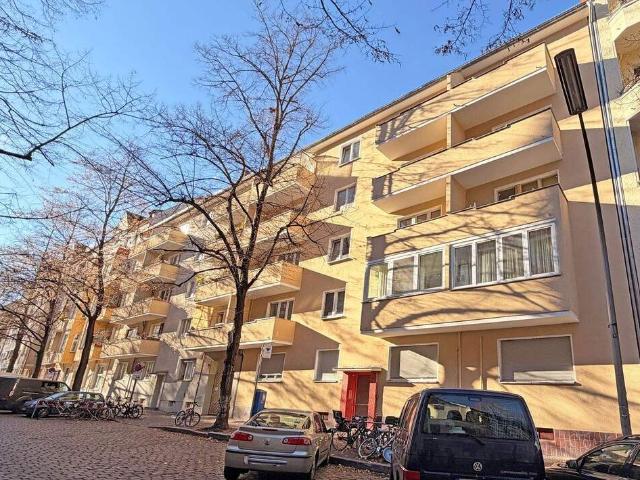Attraktives Mehrfamilienhaus mit 13 Wohnungen und Dachgeschossausbau Investieren in Berlin!