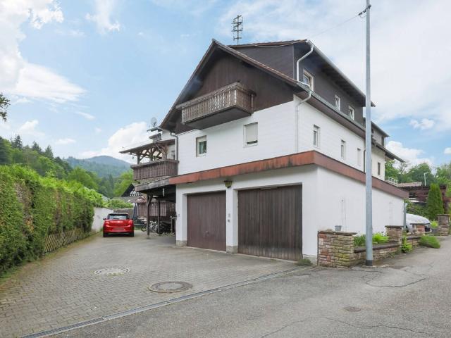 Attraktives Mehrfamilienhaus mit drei Wohneinheiten in ruhiger Lage von Baden Baden