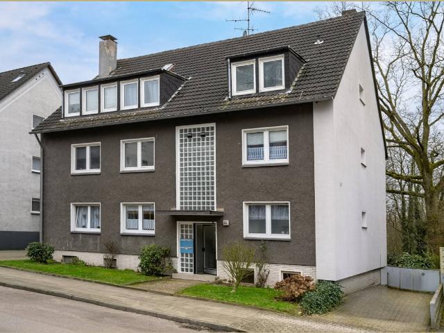 Attraktives Mehrfamilienhaus in Essen Dellwig: Solide Kapitalanlage mit Ausbau und Mietsteigerungspotenzial
