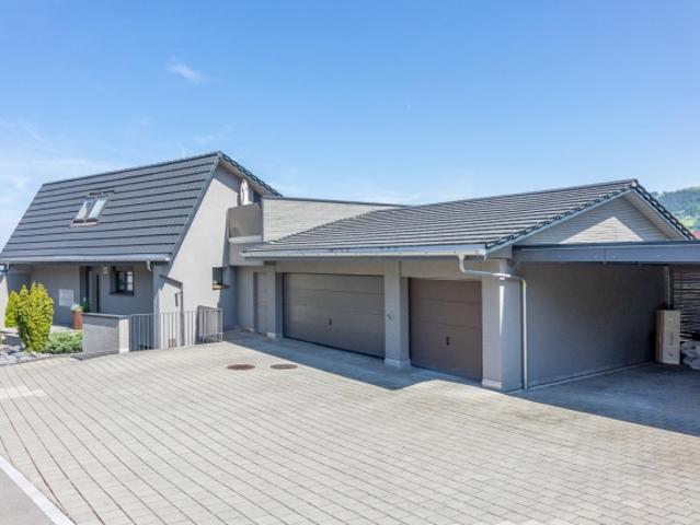 Attraktives Mehrfamilienhaus in Seenähe