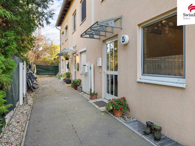 Attraktives Reihenhaus in Eßling | 5 Zimmer auf 3 Ebenen | Terrasse und Garten | inkl. KFZ Stellplatz