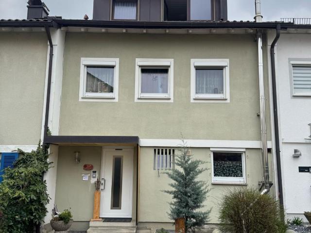Attraktives Reihenmittelhaus mit viel Platz für die Familie in zentraler Lage