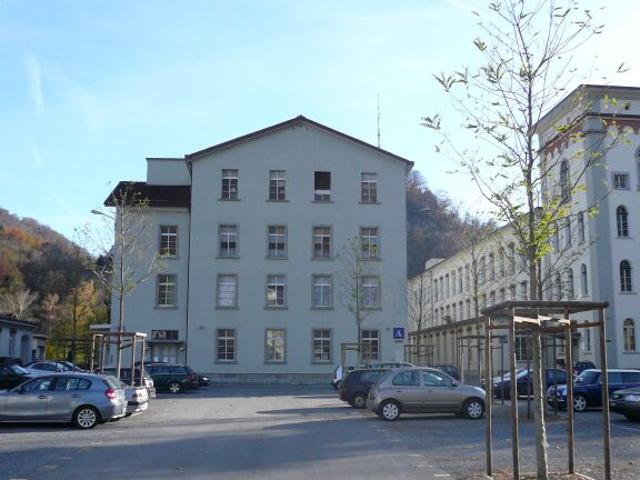 Büroraum im sanierten Fabrikgebäude mit Industriecharme zu vermieten