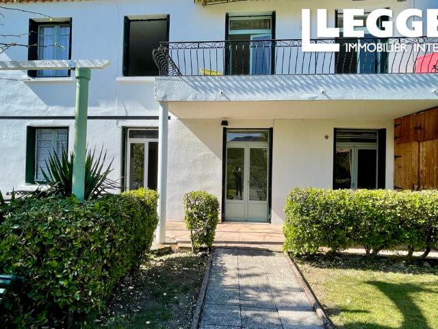 Attrayante, maison moderne de quatre chambres avec balcon, jardin mature et vues imprenables dans l’Aude