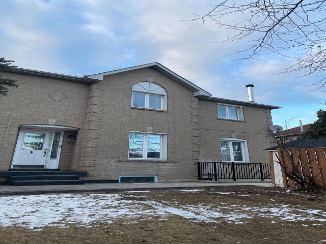 Att/Row/Townhouse Property