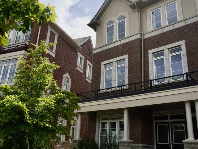 Att/Row/Townhouse Property