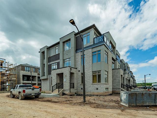 Att/Row/Townhouse Property