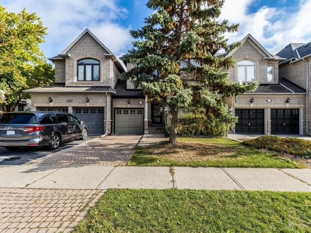 Att/Row/Townhouse Property