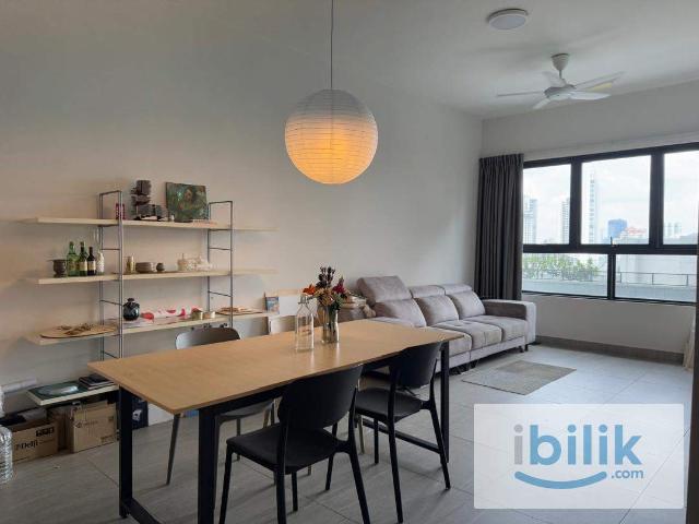 Atwater Residence Master Bedroom for Rent! 1 carpark included