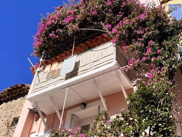 Atypique triplex