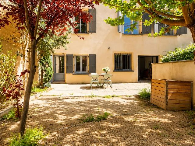 ATYPIQUE A ROCHETAILLEE SUR SAÖNE APPARTEMENT DE 120 M2 AVEC TERRASSE ET JARDINET