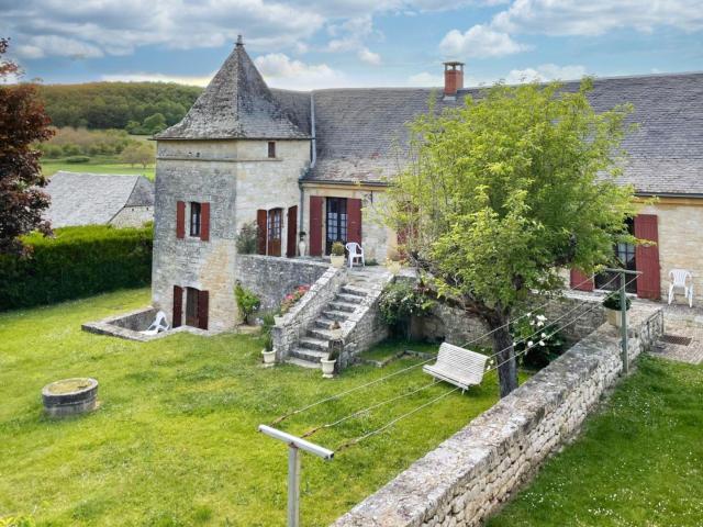 Au cœur d’un village du Périgord, propriété en Pierre 143m² Salignac Eyvigues