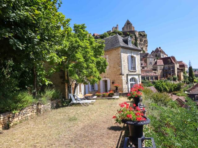 Au cœur de Beynac et Cazenac, l'un des plus beaux villages d. 263m² Saint Cyprien