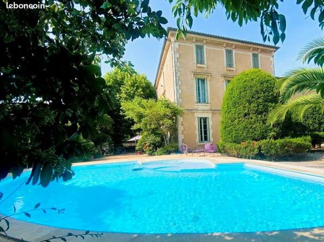 Au cœur des CORBIERES Magnifique propriété du XIXème T13 de 402m2 avec parc et piscine