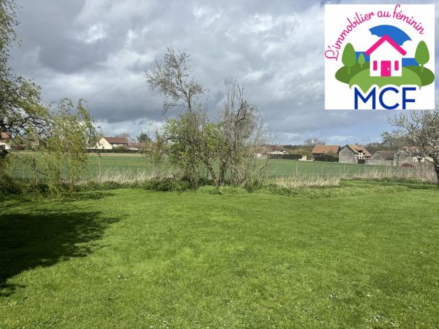 AU CALME BEAU TERRAIN A BATIR 943 M² AVEC VUE CHAMPETRE