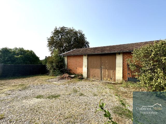 Au calme Grange à rénover sur un terrain d'environ 4000m2