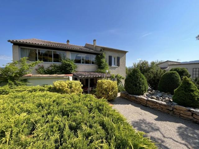 Au centre de Vaison La Romaine villa de 186 m² habitables env