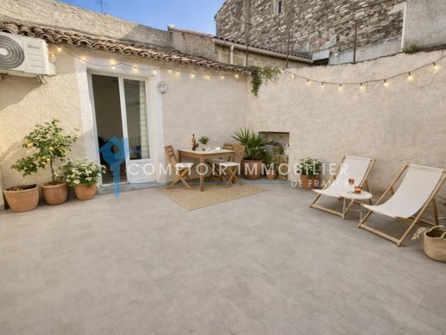 Au coeur de Vauvert, maison de ville avec terrasse et dépenda