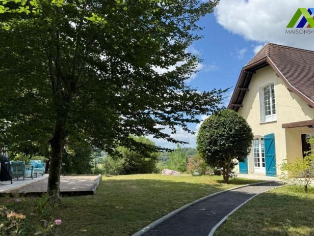Au coeur de la campagne béarnaise, dans un environnement pri. 160m² Lucq de Béarn