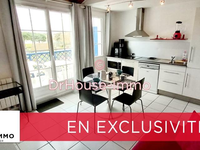 AU COEUR DU VILLAGE DE BOURGENAY, DANS VILLAGE VACANCES, APPARTE