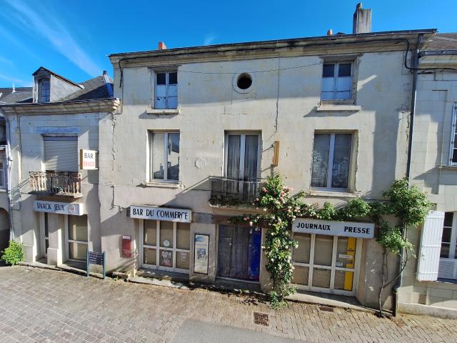 AU COEUR DU VILLAGE TOURISTIQUE DE FONTEVRAUD LABBAYE