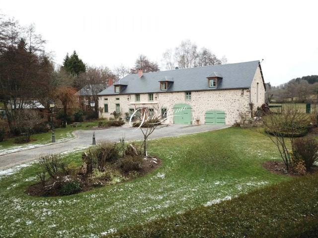 Au coeur du Morvan: Ancien Moulin d'exception restauré en B. 345m² Alligny en Morvan