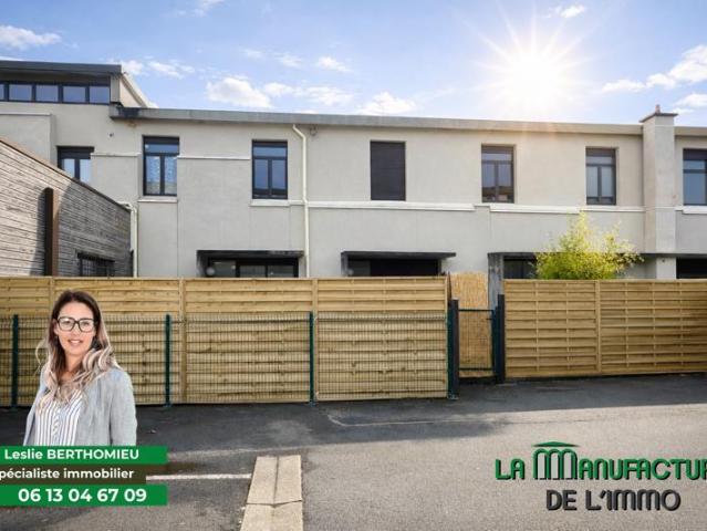AU DERNIER ETAGE DUPLEX 4 PIÉCES VIVARAIZE AVEC TERRASSE GAR